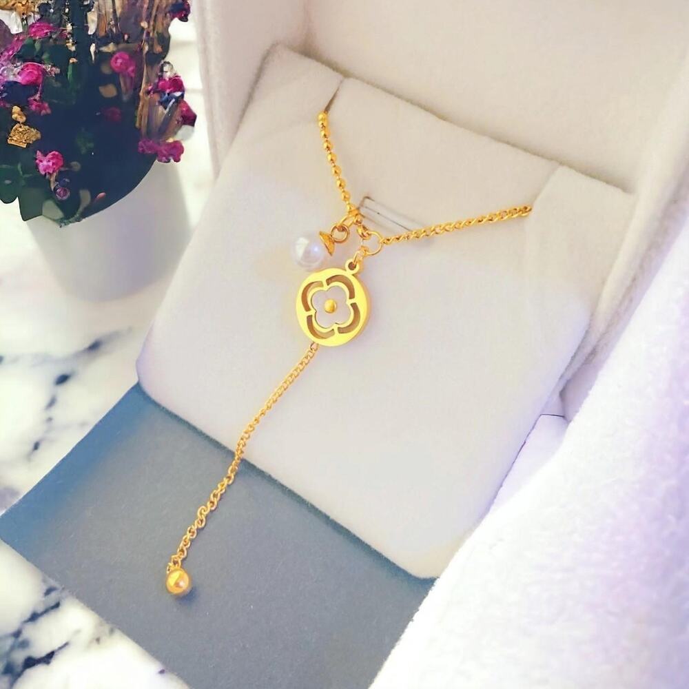 18k Gold Plated Titanium Leaf Necklace